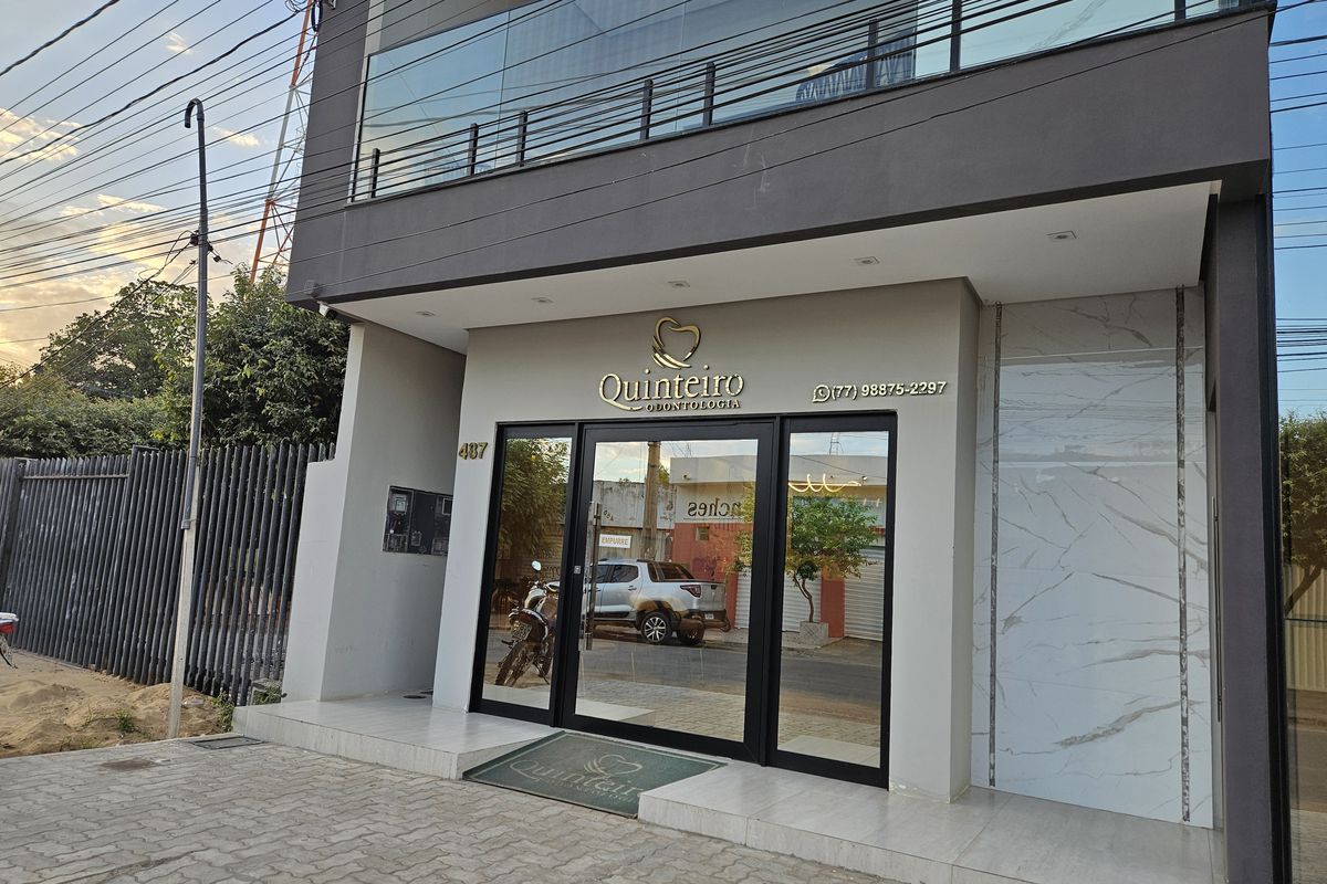 Fachada da Quinteiro Odontologia em Ibotirama
